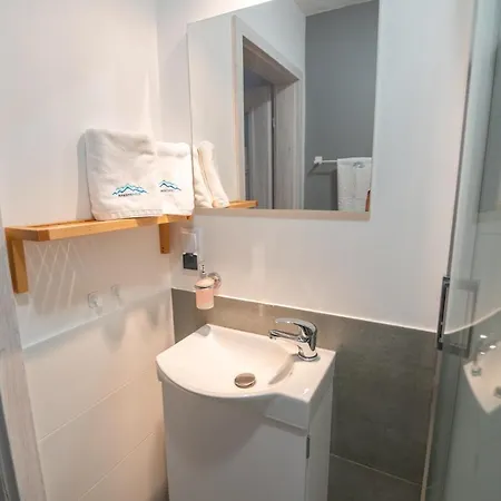 Apartment Invest Zeromskiego 15/8